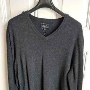 Men's Club Room 100% cashmere v-neck sweater gray